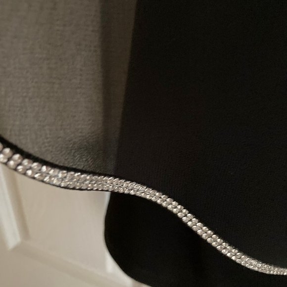 Frank Lyman Design Diamante Trim Overlay Top NWOT Sz 8 - Picture 4 of 7